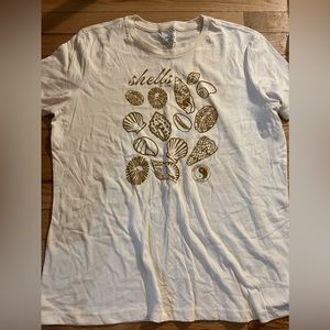 Women’s T shirt with shell design